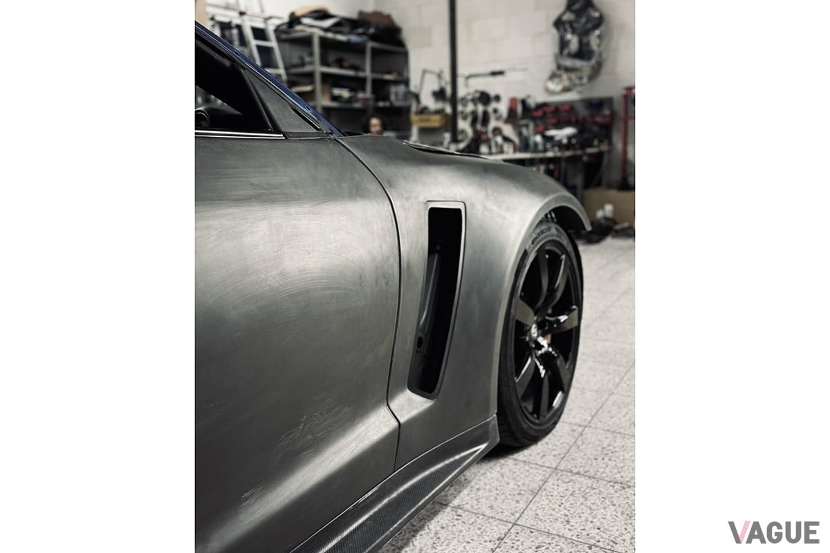 実車化へ向けてのモディファイ作業が進む「アルティザンGT-R」