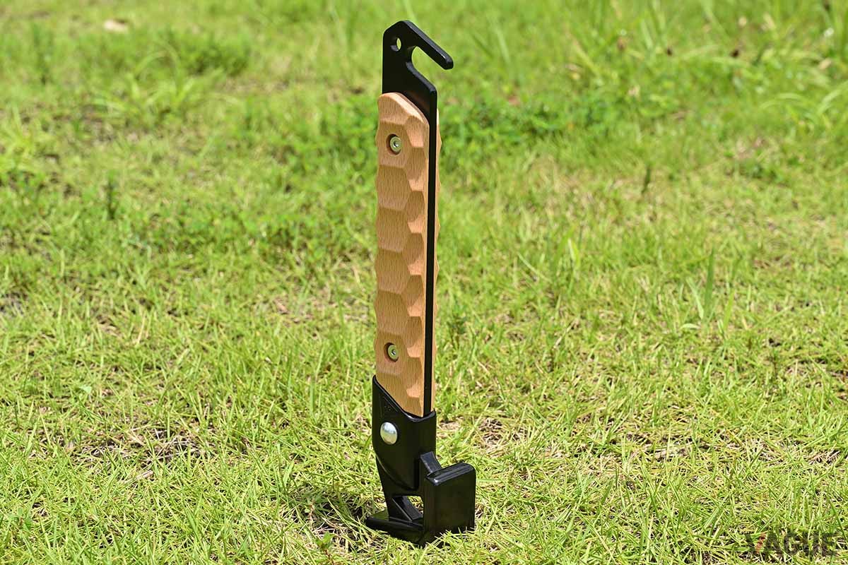 地面に自立するので、草むらなどでも見つけやすい