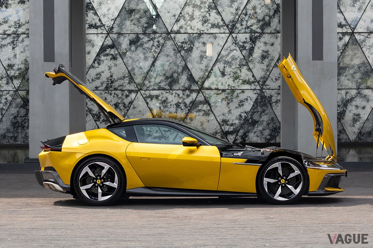 フェラーリ「ドーディチ チリンドリ」