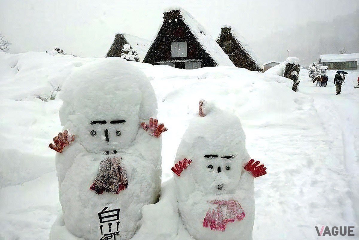 木の梁を山形に組み合わせる「合掌造り」が特徴的な白川郷