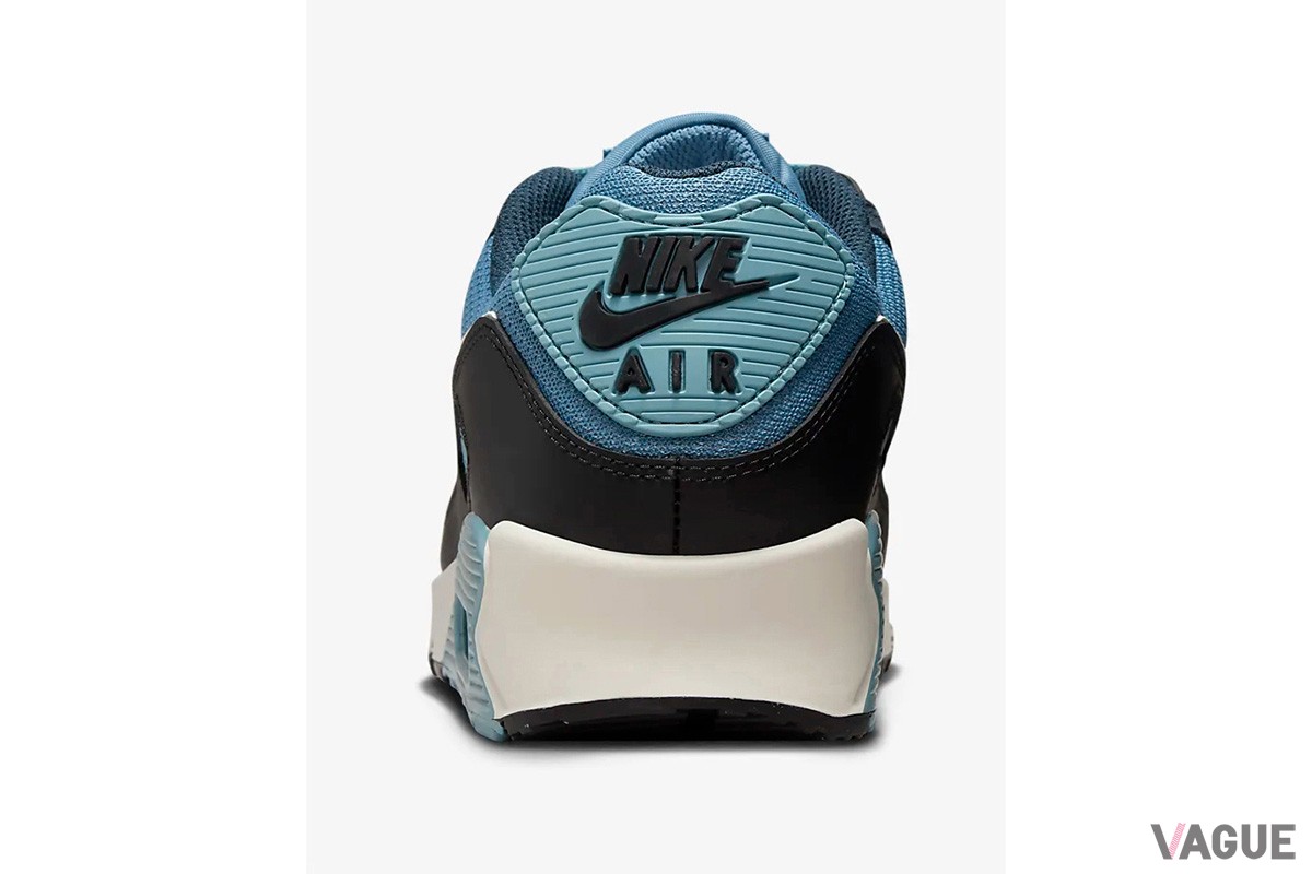 さわやかなブルー系の新色が加わったナイキ「エア マックス 90 プレミアム」