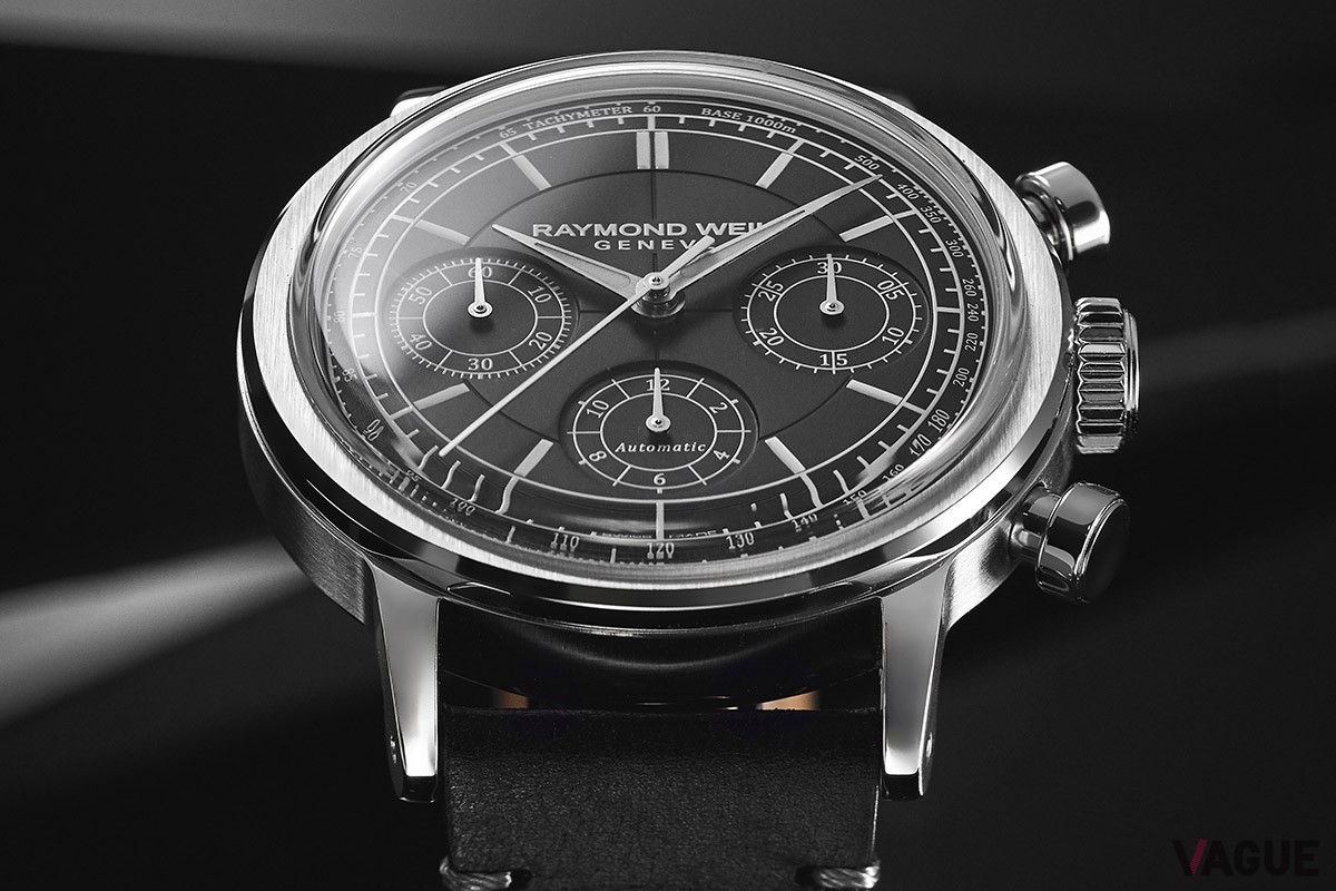 30年代に着想を得たデザインを、巧みな技術で奥行きのあるモダンな形状に仕上げたセクターダイヤルは「ミレジム」のアイコン。グレー×レザーストラップ（59万4000円、消費税別）