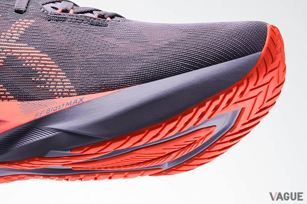 アシックスの新作ランニングシューズ「NOVABLAST 5」