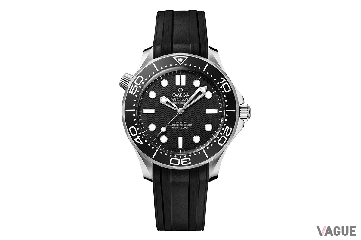 「オメガ シーマスター ダイバー300M」ブラックダイヤル・ラバーストラップ（品番：210.32.42.20.01.003　91万3000円、消費税込）