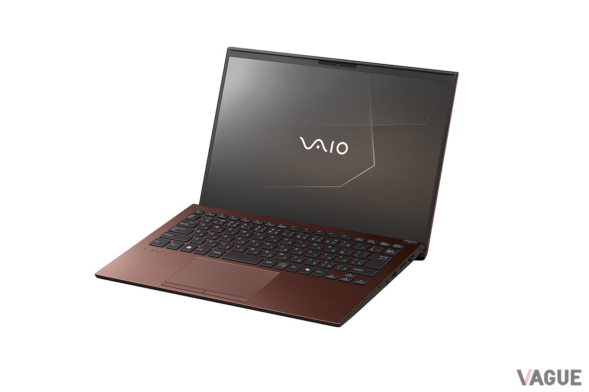 高級感をたたえた“アーバンブロンズ”は従来の「VAIO SX14-R」でも人気のカラー。芳醇な色合いはビジネスシーンにもよく似合う