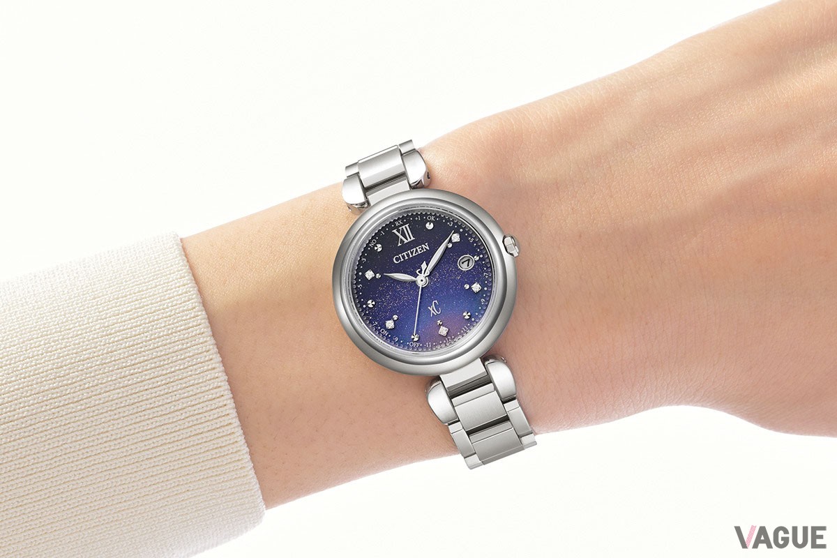 ライトシルバーのケースとバンドは、白く明るく美しいデュラテクトプラチナを採用