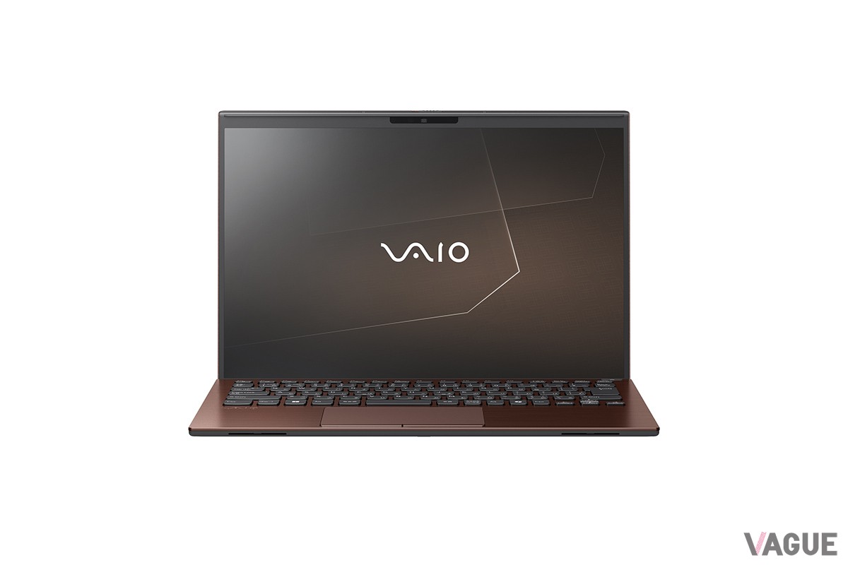 高級感をたたえた“アーバンブロンズ”は従来の「VAIO SX14-R」でも人気のカラー。芳醇な色合いはビジネスシーンにもよく似合う