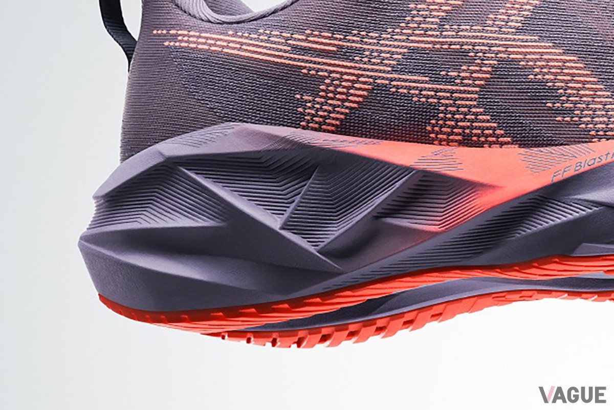 アシックスの新作ランニングシューズ「NOVABLAST 5」