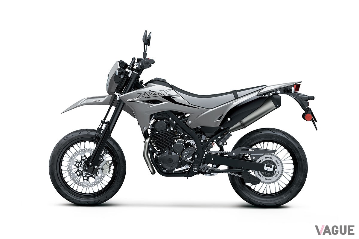 2025年1月13日に発売されることが決定したカワサキの新世代“スーパーモト”「KLX230SM」