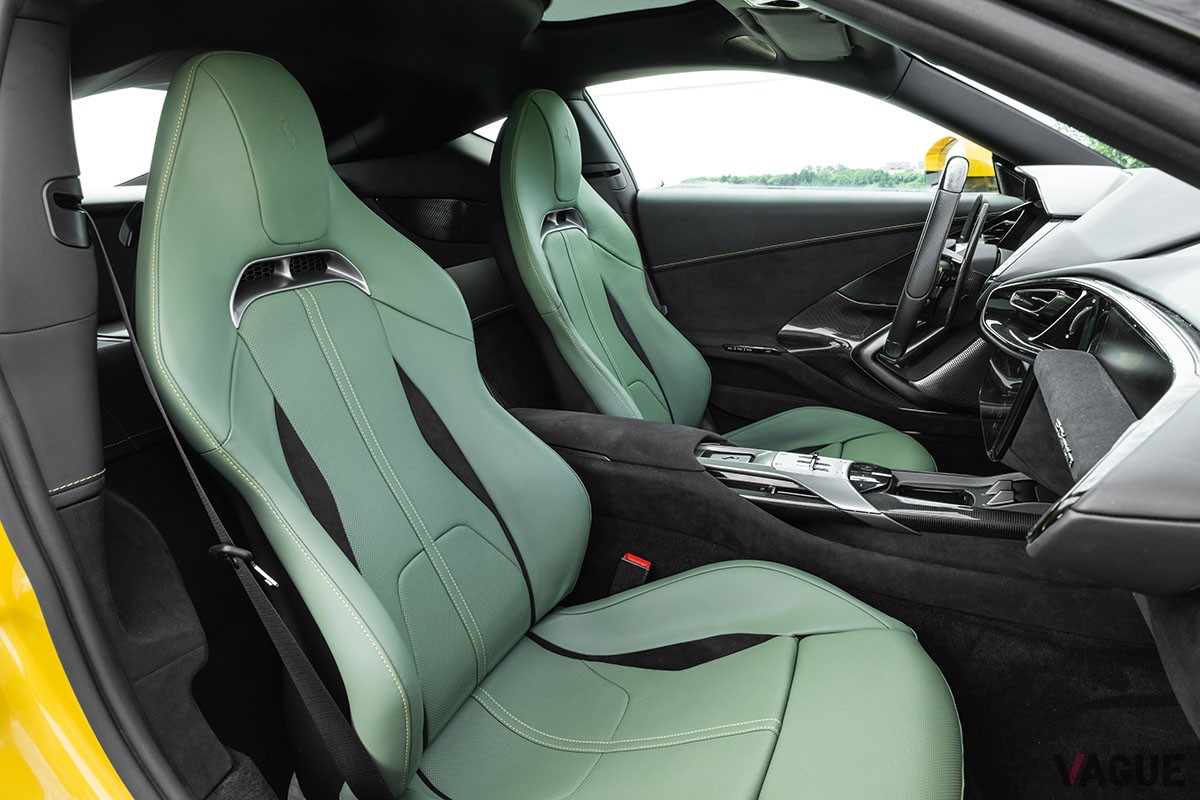 フェラーリ「ドーディチ チリンドリ」