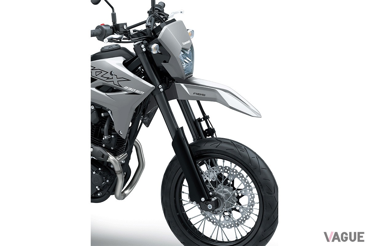 2025年1月13日に発売されることが決定したカワサキの新世代“スーパーモト”「KLX230SM」