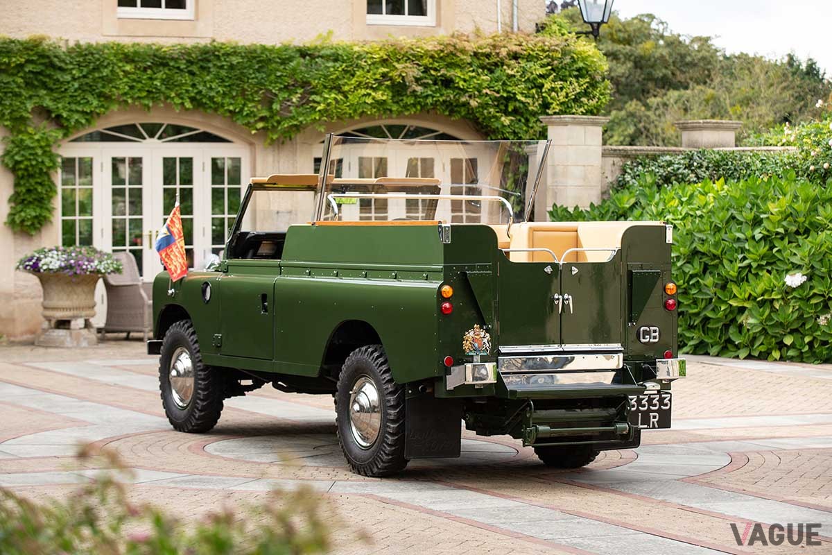 オークションに出品された1978年式ランドローバー シリーズ III「ロイヤル レビュー」Tom Gidden (c)2024 Courtesy of RM Sotheby's