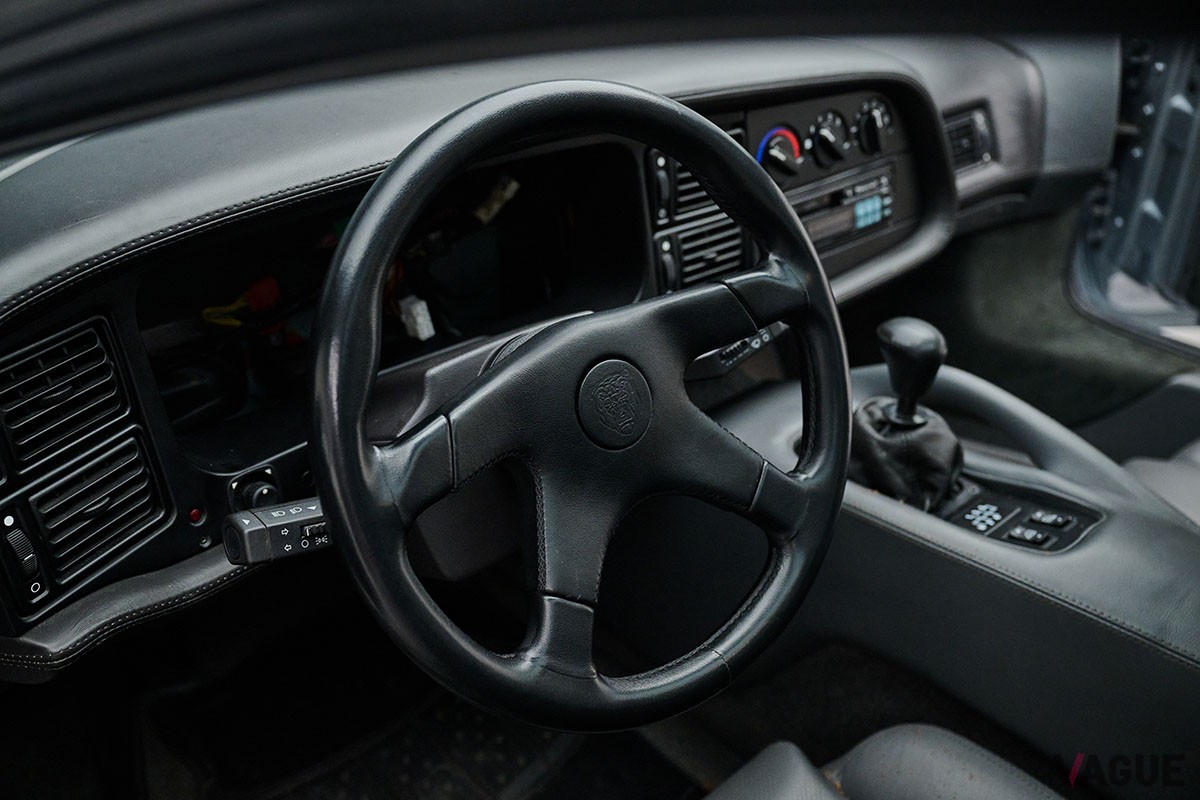 オークションに出品されたジャガー1993年式「XJ220」Sami Sasso(c)Courtesy of RM Sotheby's