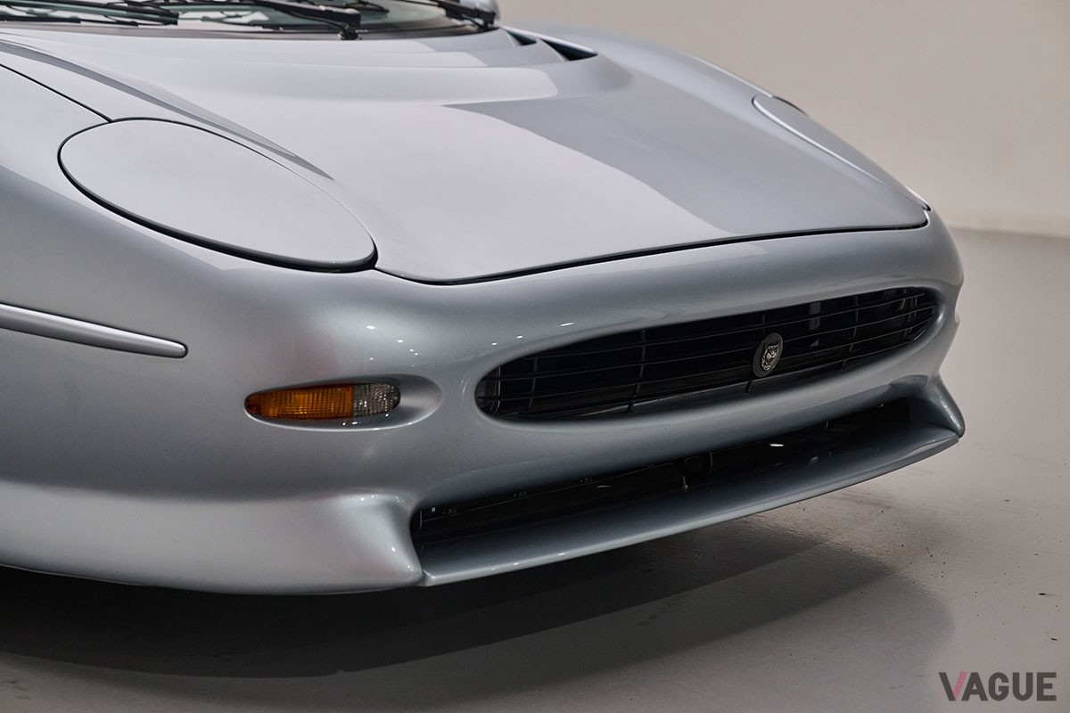 オークションに出品されたジャガー1993年式「XJ220」Sami Sasso(c)Courtesy of RM Sotheby's