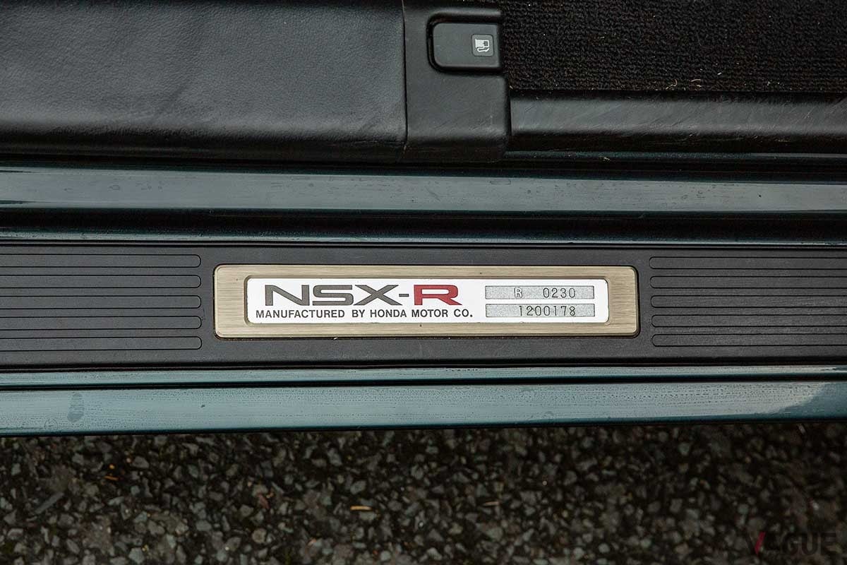 英国オークションに登場した1994年式ホンダ「NSX-R」のインテリアTom Gidden（c）2024 Courtesy of RM Sotheby's