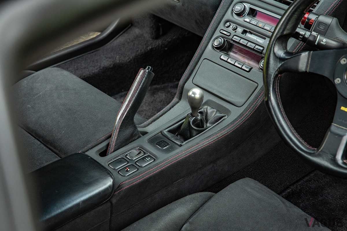 英国オークションに登場した1994年式ホンダ「NSX-R」のインテリアTom Gidden（c）2024 Courtesy of RM Sotheby's