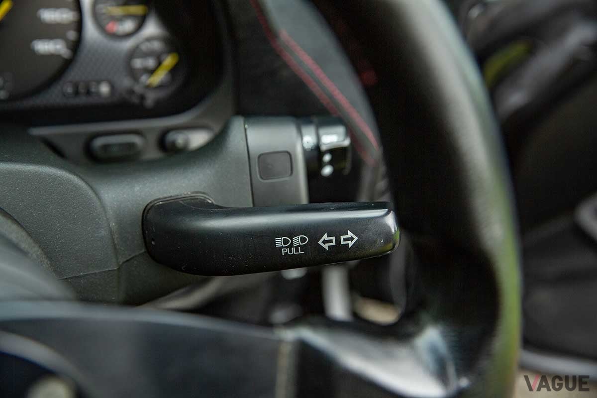 英国オークションに登場した1994年式ホンダ「NSX-R」のインテリアTom Gidden（c）2024 Courtesy of RM Sotheby's