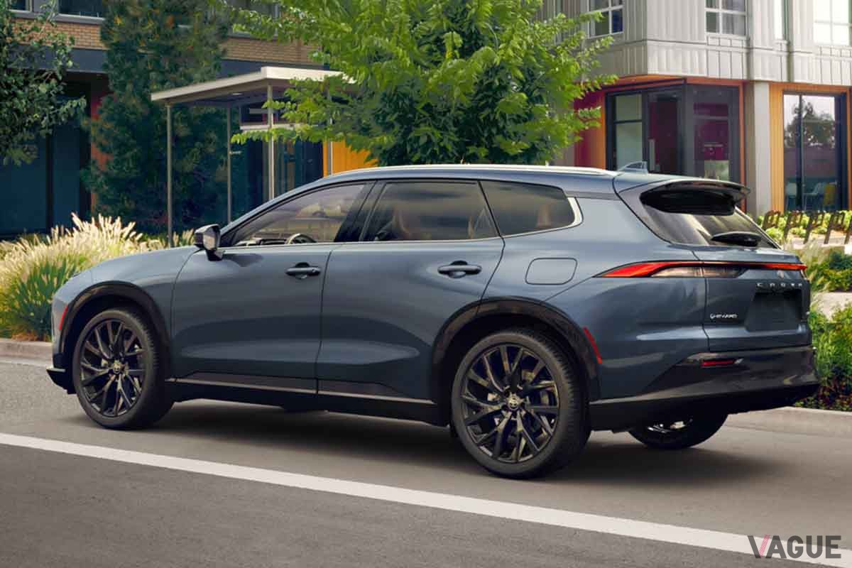 米国で初公開されたトヨタ新型「クラウン・シグニア」