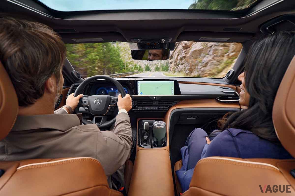 米国で初公開されたトヨタ新型「クラウン・シグニア」のインテリア