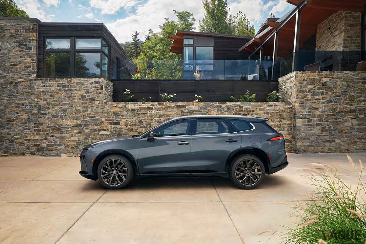 米国で初公開されたトヨタ新型「クラウン・シグニア」