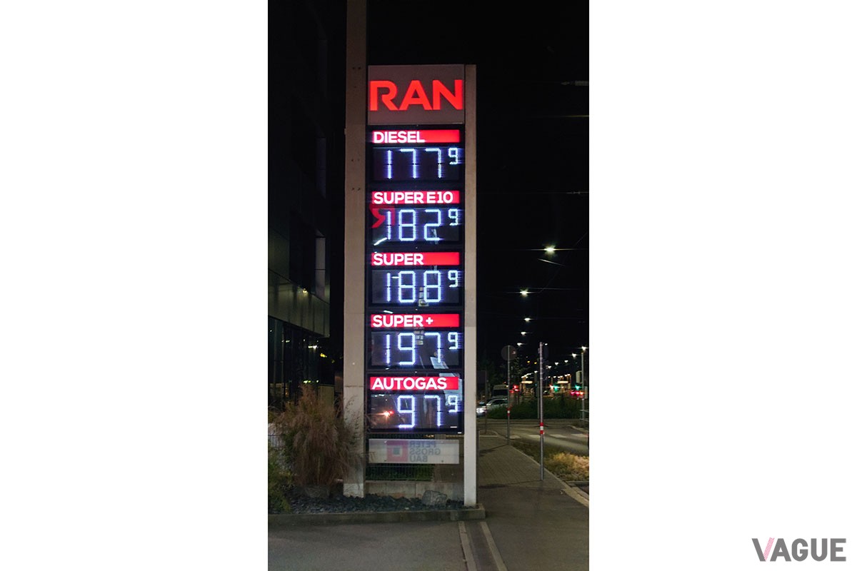 ドイツの街中にあるガソリンスタンド