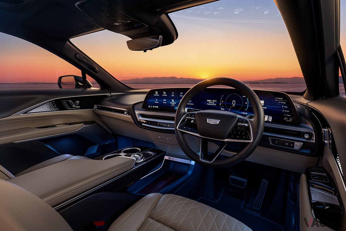 オーストラリアで発表されたキャデラック新型「リリック」の右ハンドル仕様