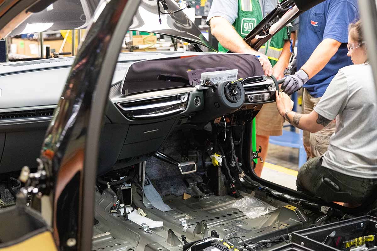 オーストラリアで発表されたキャデラック新型「リリック」の右ハンドル仕様