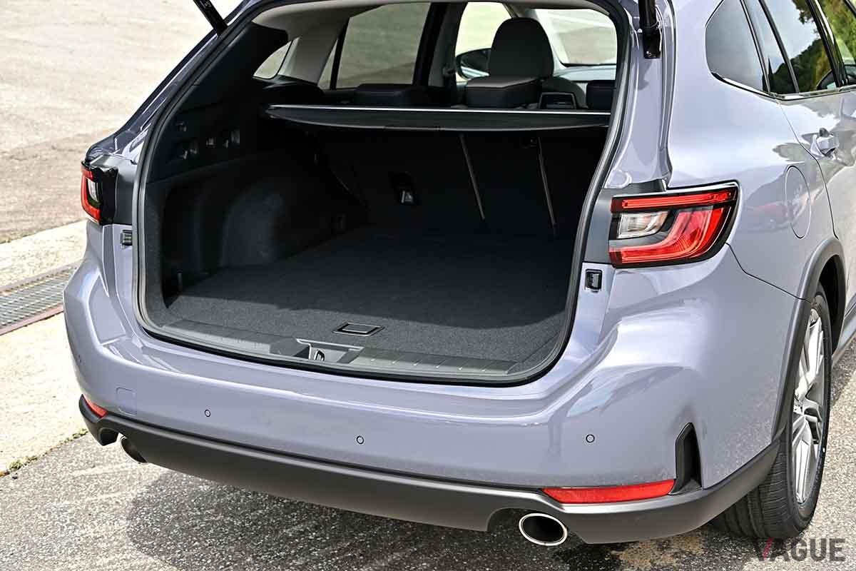 スバル新型「レヴォーグ・レイバック」の荷室