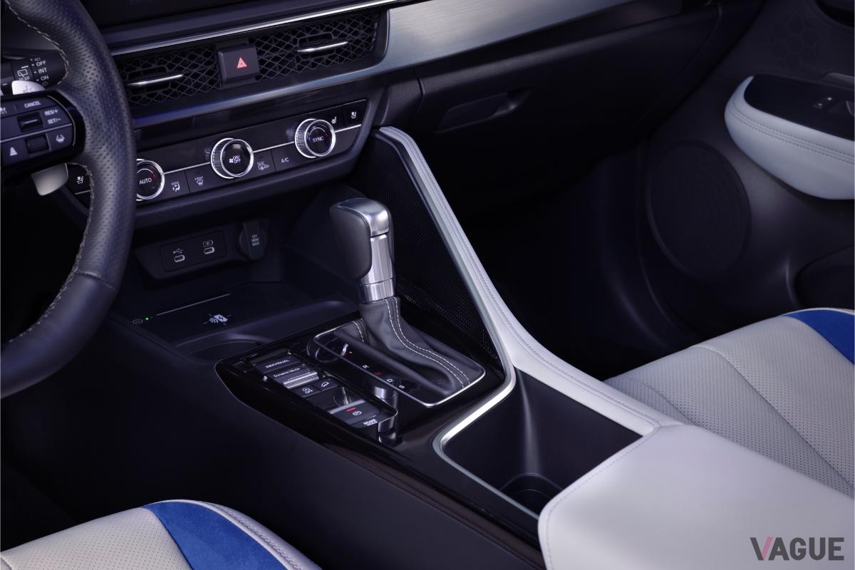 プレミアムコンパクトSUV「ADX」のインテリア