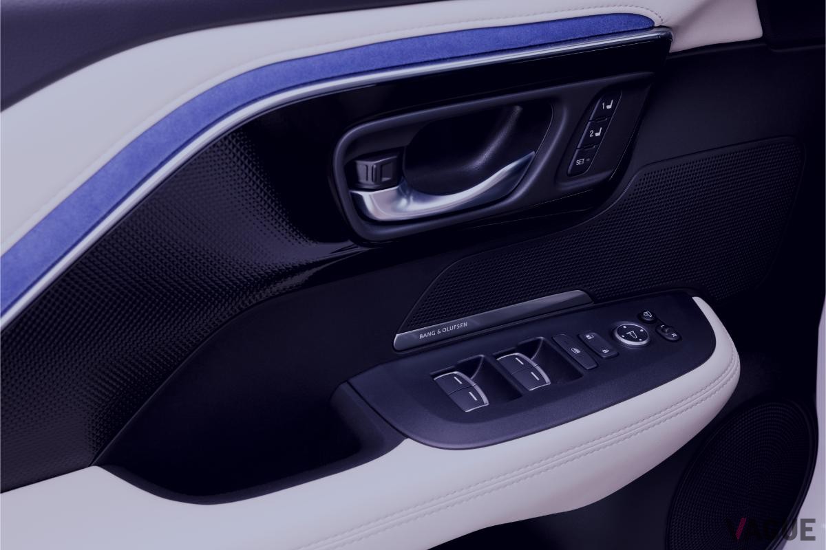 プレミアムコンパクトSUV「ADX」のインテリア