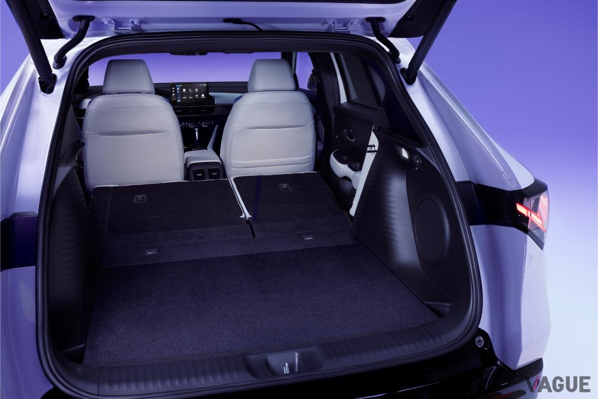 プレミアムコンパクトSUV「ADX」のラゲッジルーム