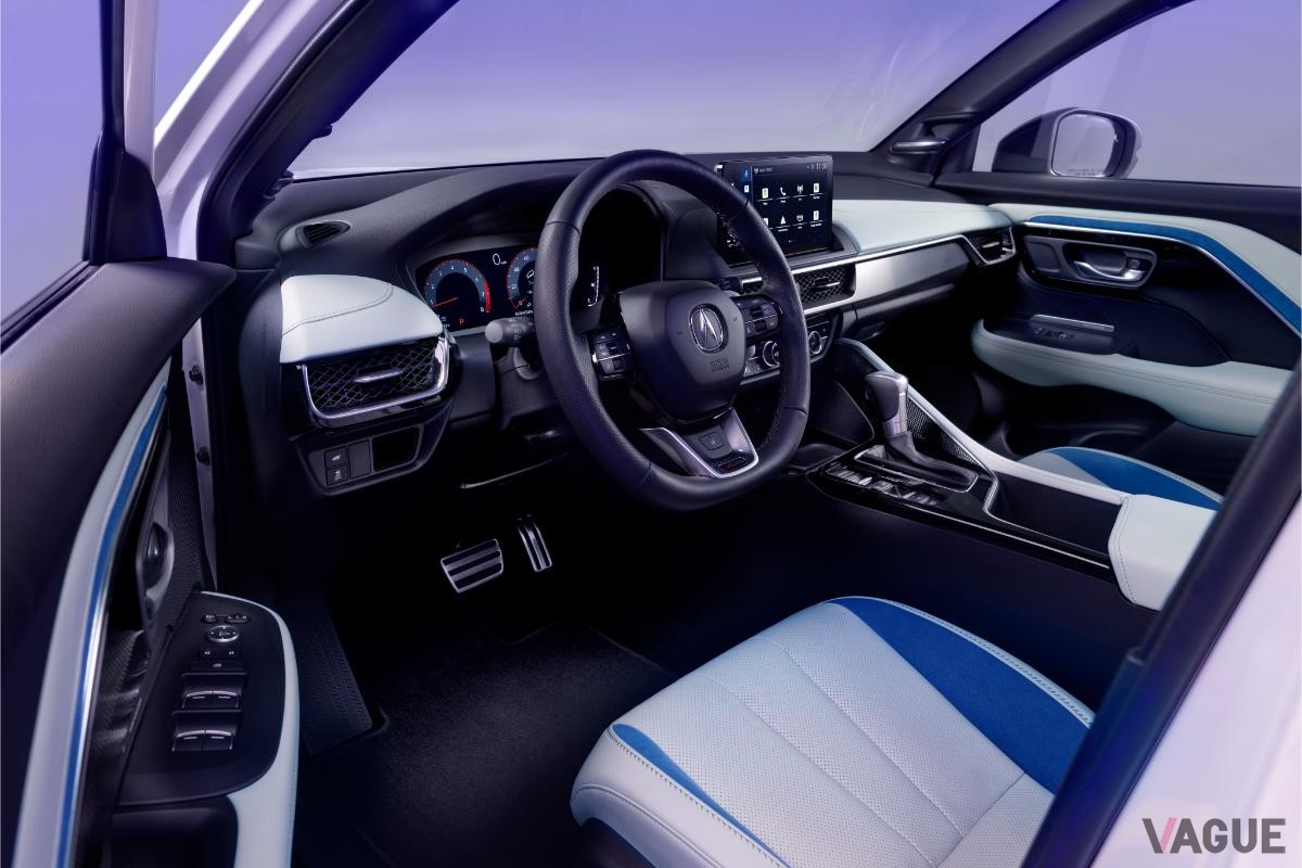 プレミアムコンパクトSUV「ADX」のインテリア