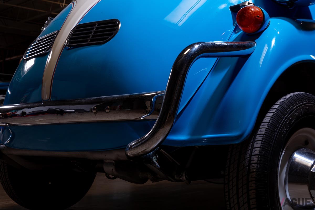 オークションに出品された1957年式BMW「イセッタ」Alex Stewart(c)2024 Courtesy of RM Sotheby's