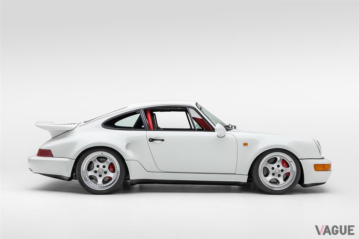 オークションに登場した1993年式ポルシェ「911ターボS ライトウェイト」(c)2023 Courtesy of RM Sotheby's
