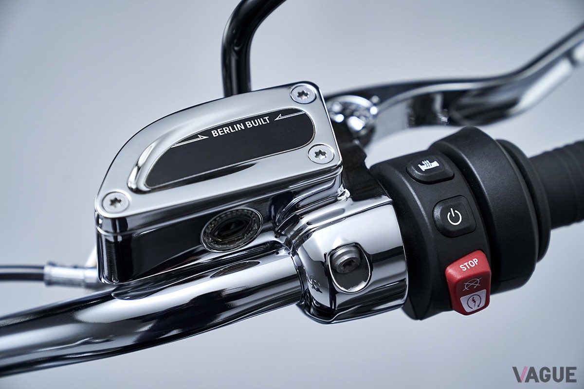 BMWモトラッド「R18」
