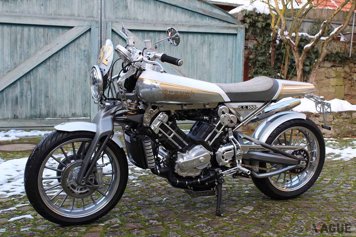 クラシックカーの国際マーケットプレイスである「Classic Trader」に出品されたブラフ・シューペリア「SS100」