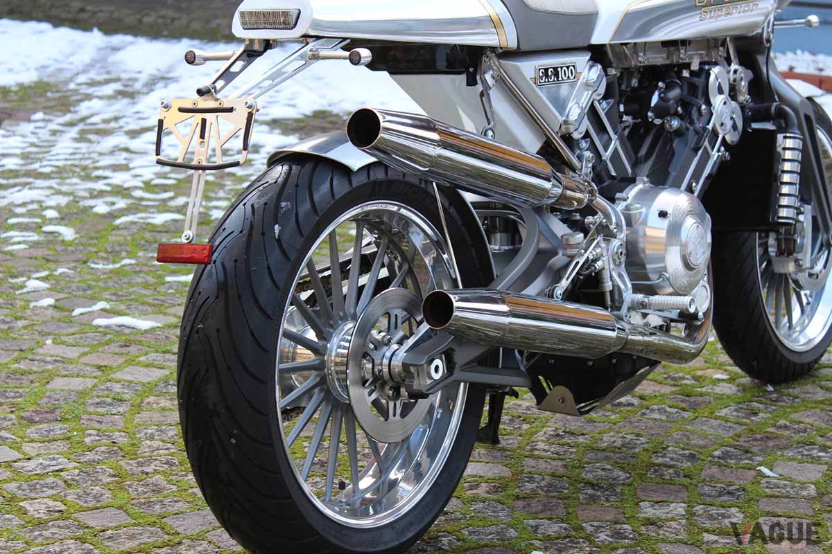 クラシックカーの国際マーケットプレイスである「Classic Trader」に出品されたブラフ・シューペリア「SS100」