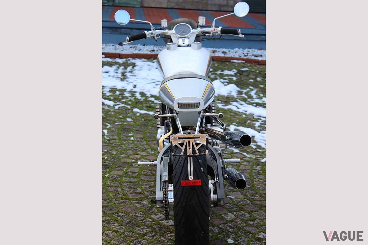 クラシックカーの国際マーケットプレイスである「Classic Trader」に出品されたブラフ・シューペリア「SS100」