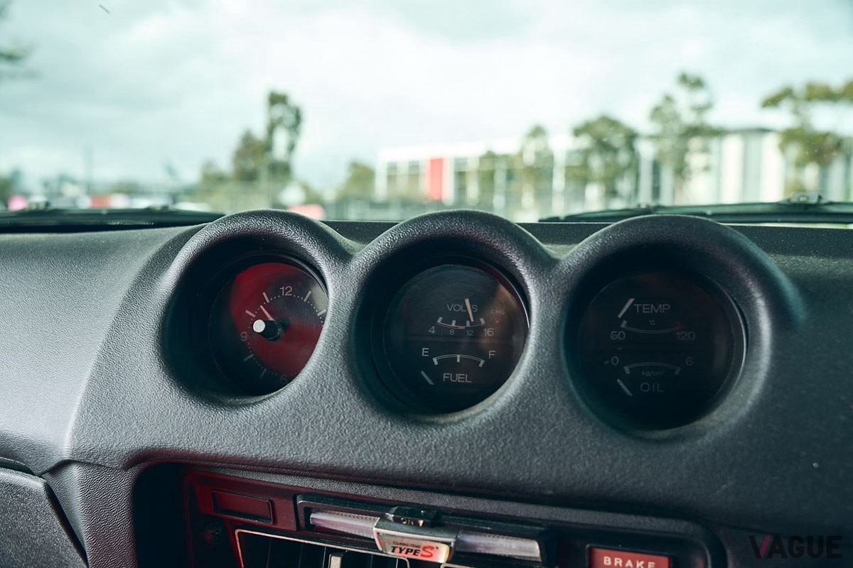 海外オークションに登場した1977年式ダットサン「260Z」のインテリア