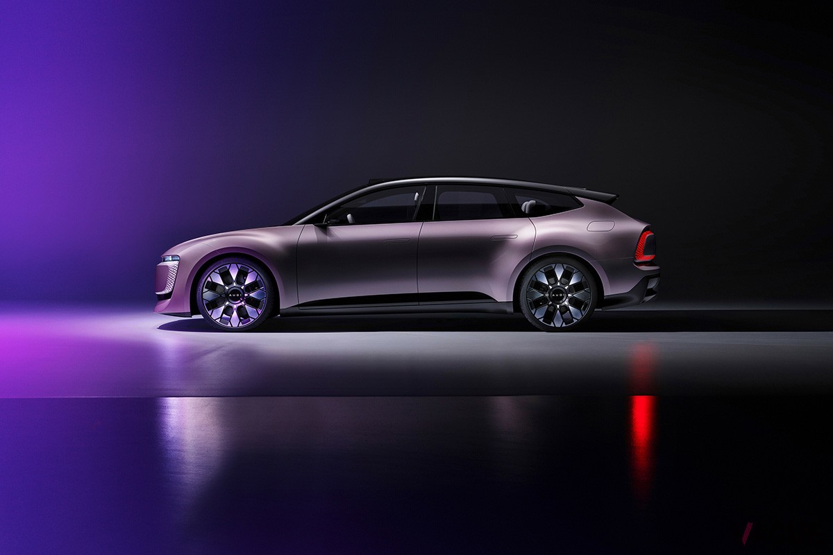 2024年11月に広州モーターショーで世界初公開された「AUDI Eコンセプト」