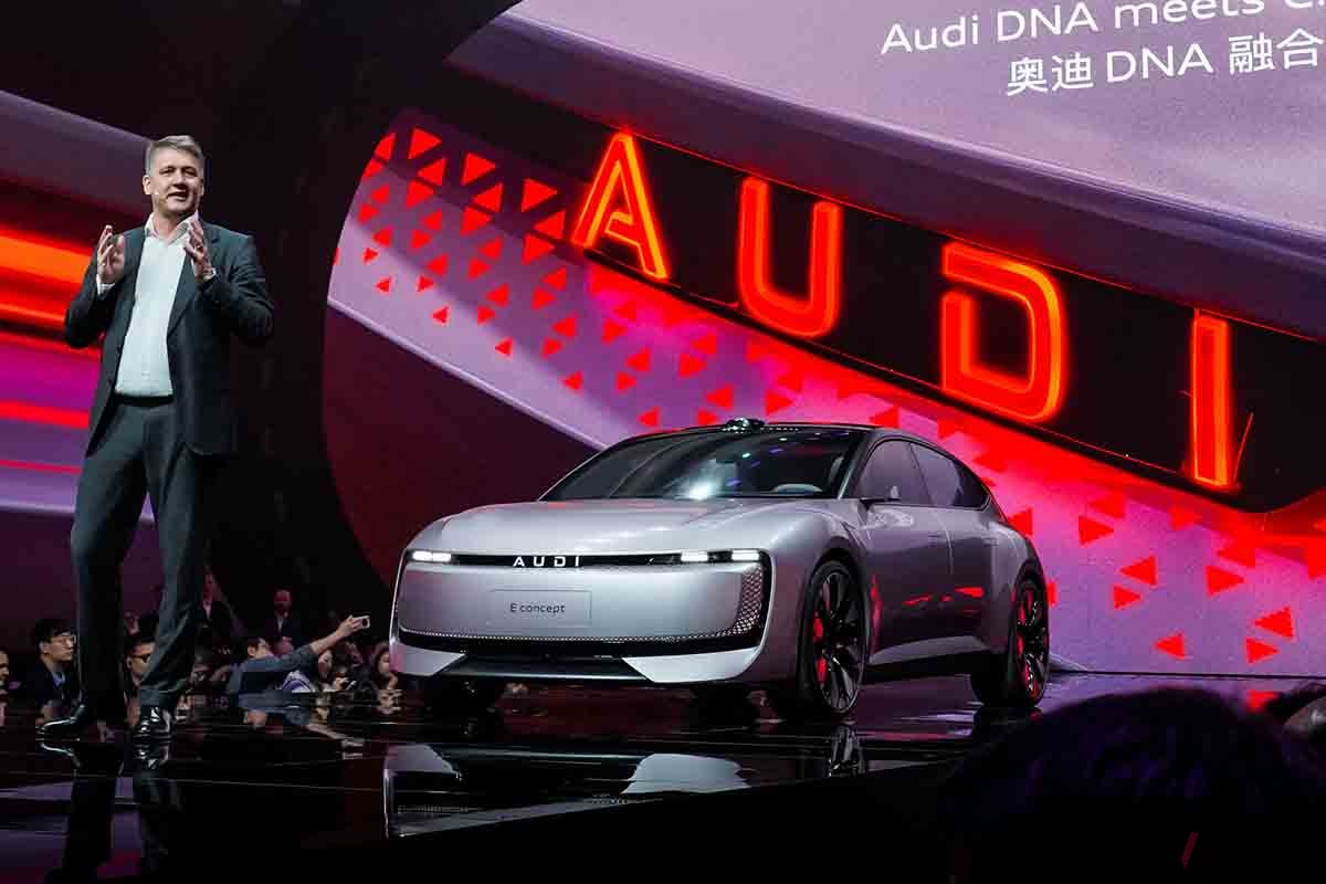 2024年11月に広州モーターショーで世界初公開された「AUDI Eコンセプト」