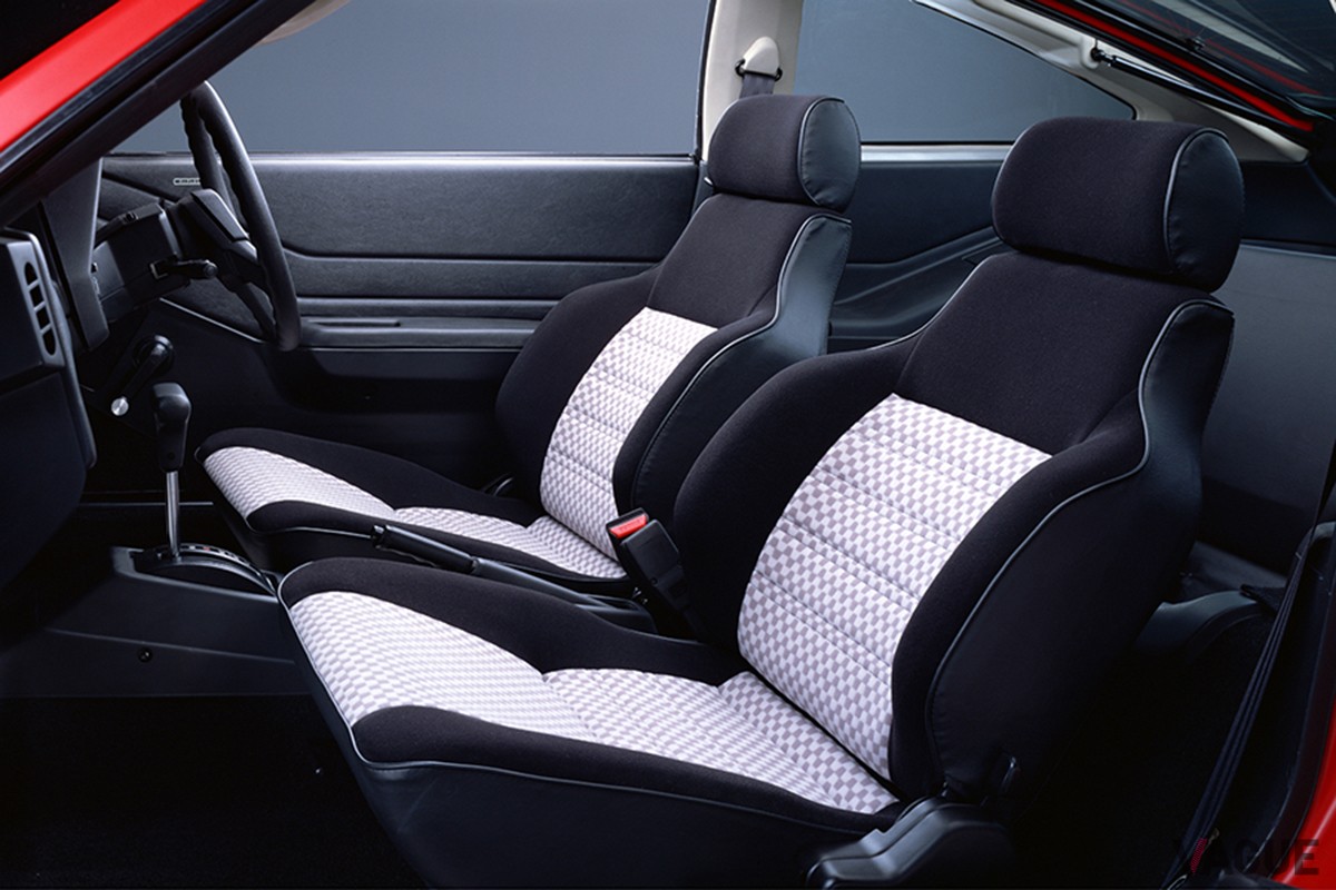 1983年6月に登場したホンダ「バラードスポーツCR-X」