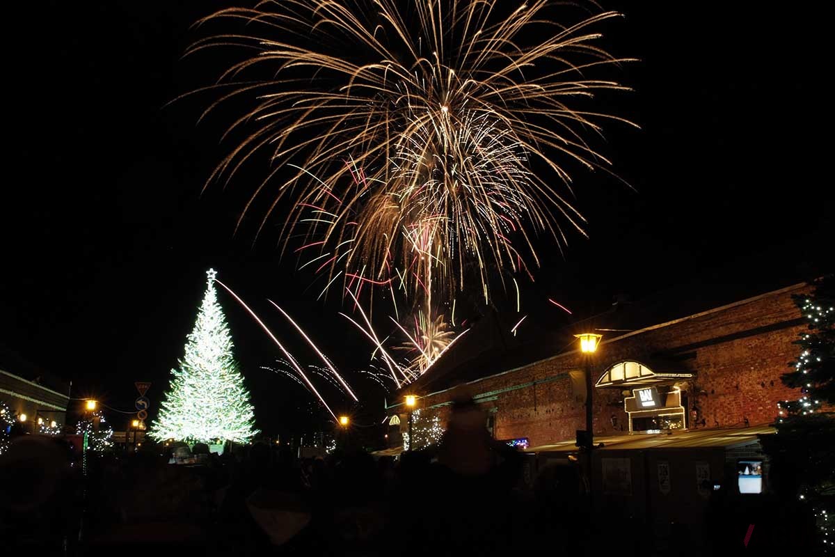 2024年11月30日から12月25日まで開催される「2024はこだてクリスマスファンタジー」の様子