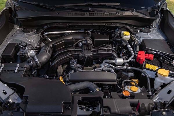 米国で世界初公開されたスバル新型「フォレスター」のエンジン