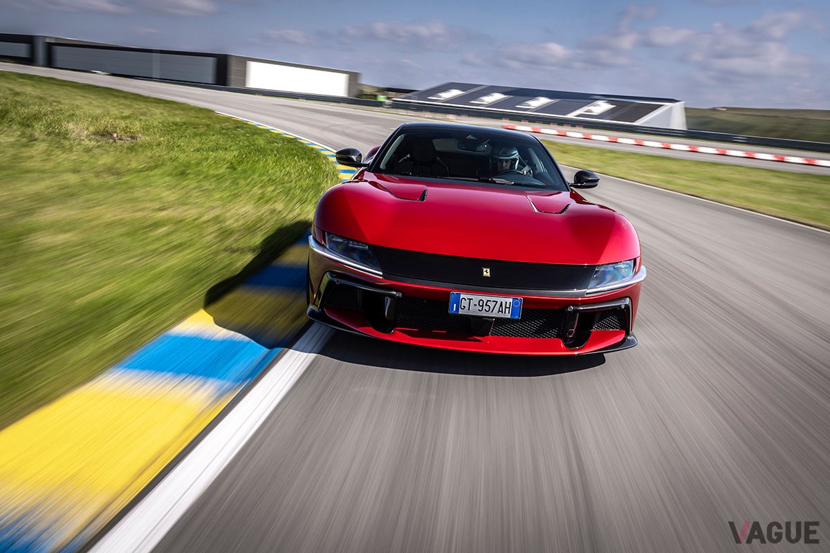 フェラーリ「ドーディチ チリンドリ」