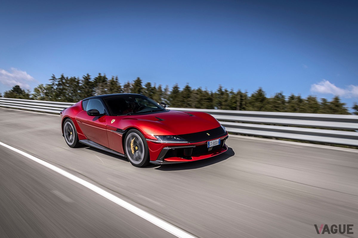 フェラーリ「ドーディチ チリンドリ」