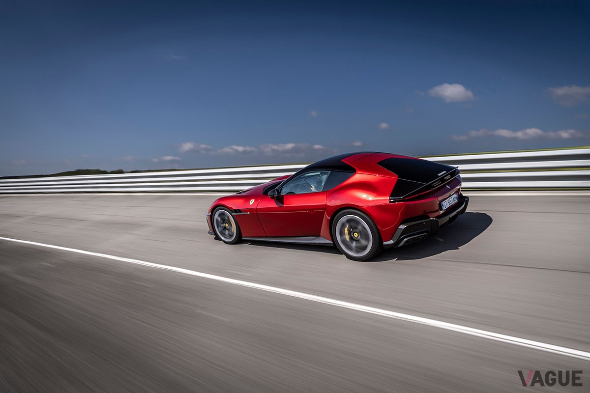 フェラーリ「ドーディチ チリンドリ」