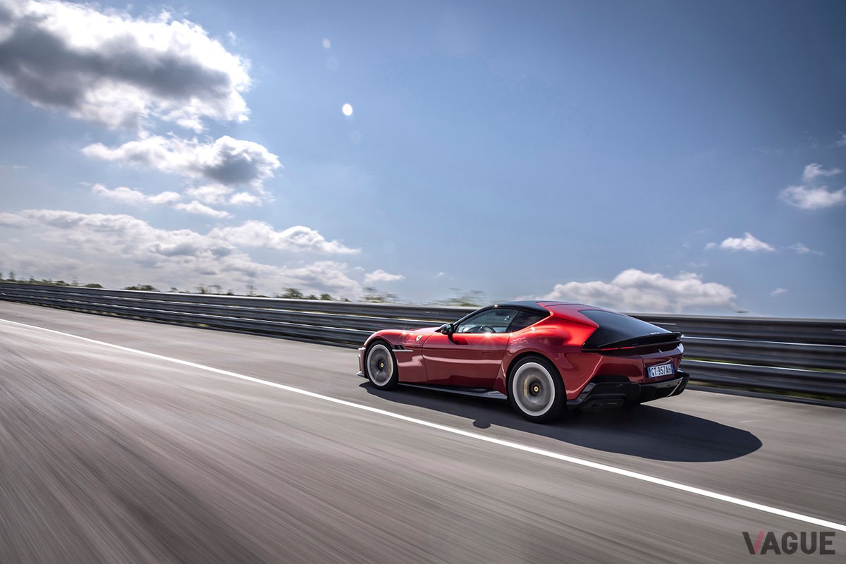 フェラーリ「ドーディチ チリンドリ」