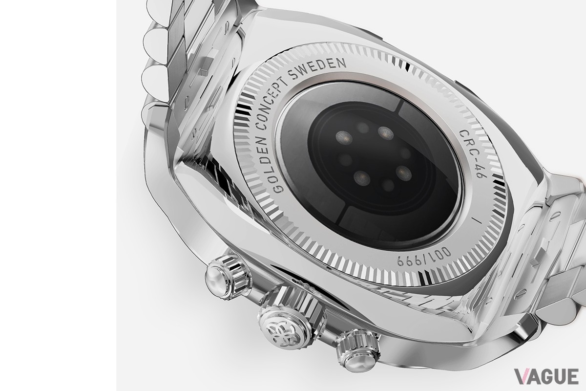 後ろ姿も抜かりなし。センサーを囲んだ裏ぶた部分には限定モデルの証として「XXX／900」のシリアルナンバーが刻まれる