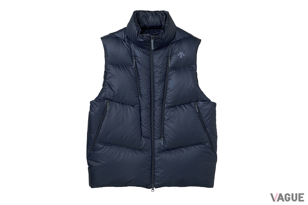 ベストタイプの「BRIGHT DOWN VEST」